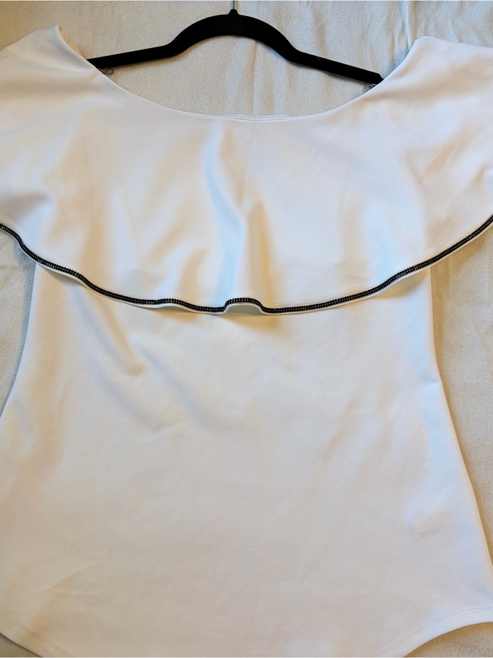 Frank Lyman Design White and Black Tagged Size 8 Garment Label